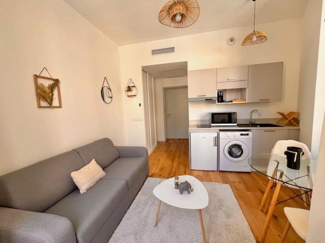 Moderne, Centre Apartment